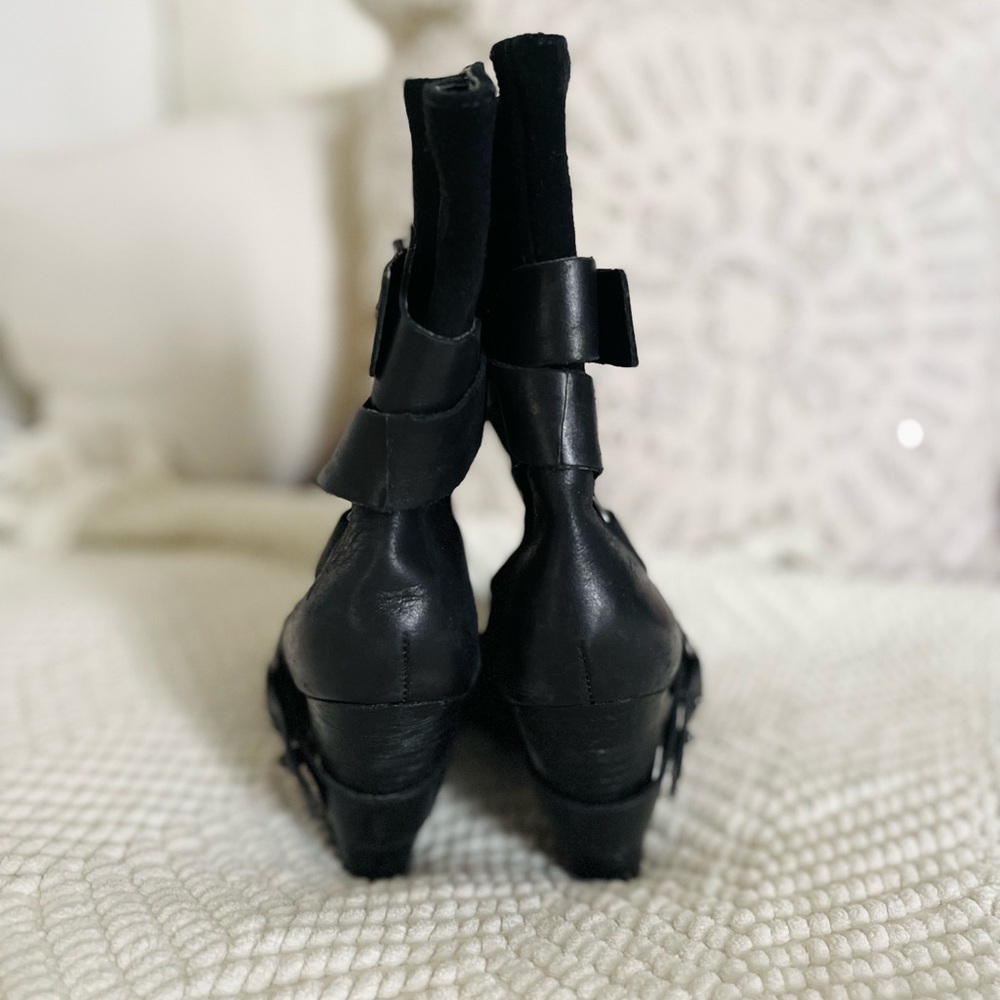 Guess Black Strap Booties - Picture 2 of 6